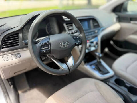 2019 Hyundai Elantra SE