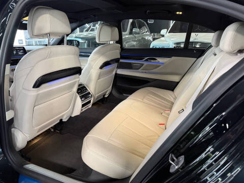 2022 BMW 7 Series 740i