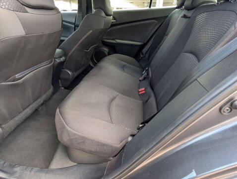 2021 Toyota Prius LE