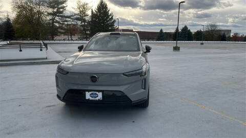 2025 Volvo EX90 Twin Performance Plus 7P