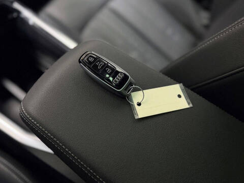 2022 Audi e-tron quattro Premium