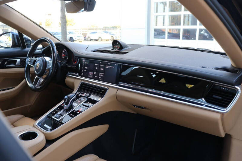 2018 Porsche Panamera 4 Sport Turismo