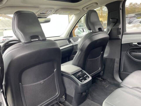 2025 Volvo XC90 B5 Core Bright Theme