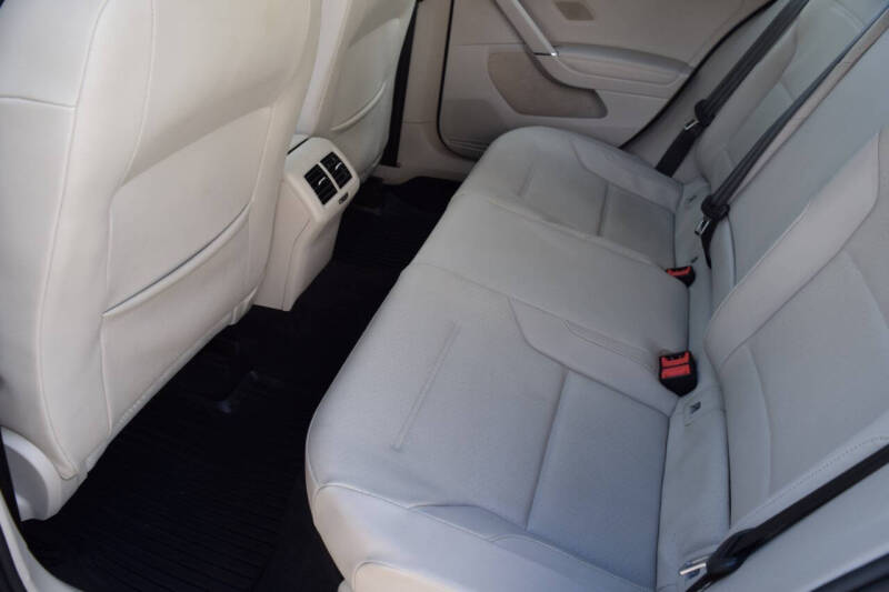 2015 Volkswagen Golf TDI SE