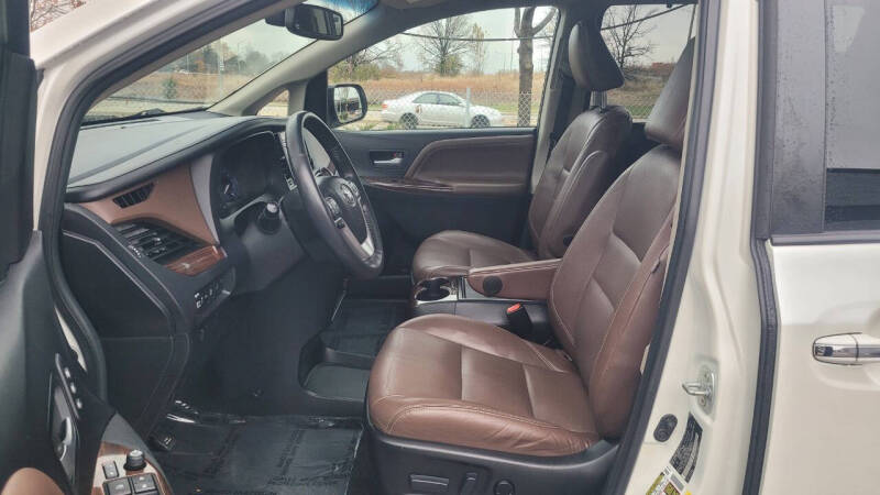 2015 Toyota Sienna Limited Premium 7-Passenger