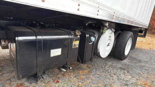 2018 Peterbilt 220