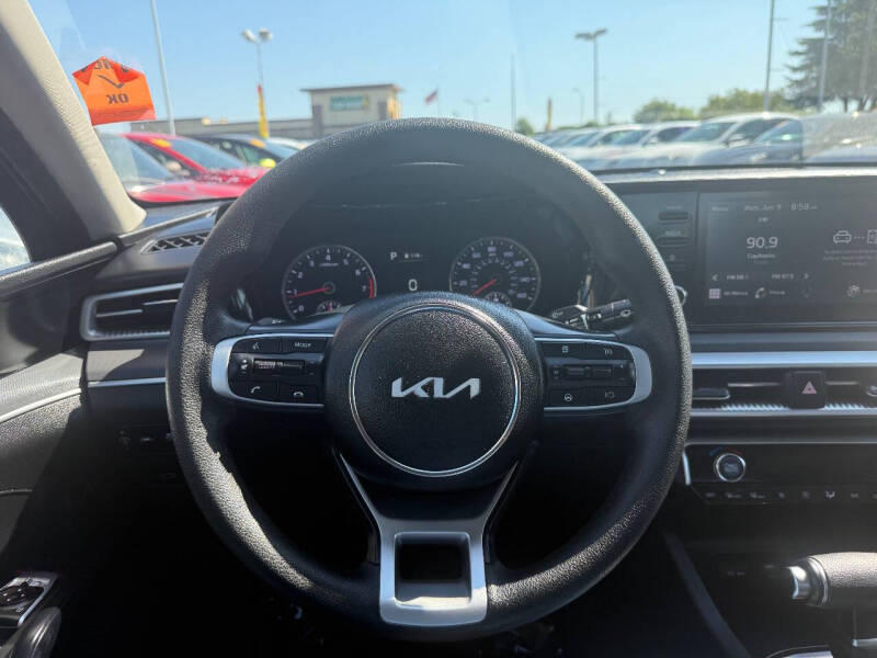 2023 Kia K5 LXS