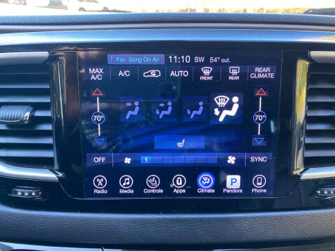 2017 Chrysler Pacifica Touring-L