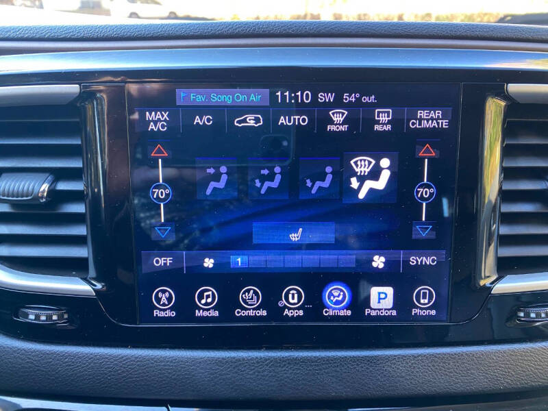 2017 Chrysler Pacifica Touring-L