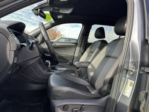 2022 Volkswagen Tiguan SE R-Line Black