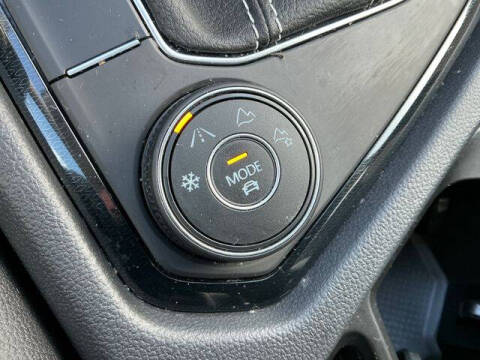 2025 Volkswagen Taos SEL 4Motion