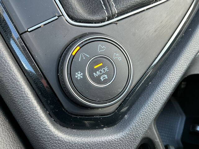 2025 Volkswagen Taos SEL 4Motion