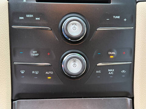 2015 Ford Taurus SEL