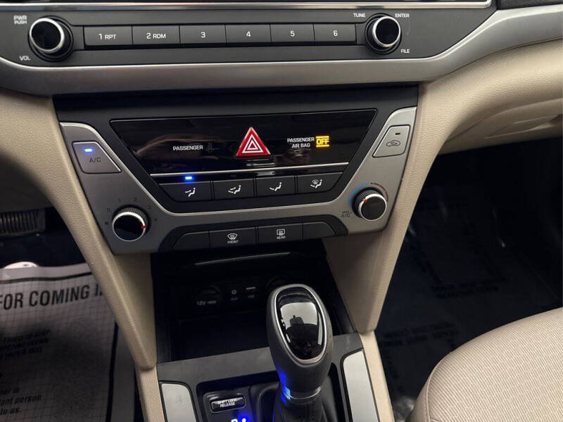 2017 Hyundai Elantra
