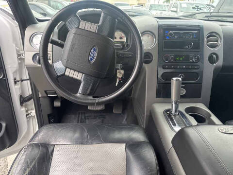 2005 Ford F-150 Lariat