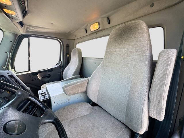 2016 Freightliner 114 SD