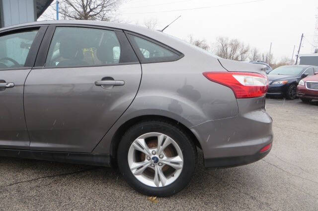 2014 Ford Focus SE photo 28