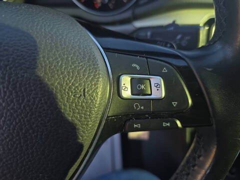 2017 Volkswagen Passat 1.8T R-Line