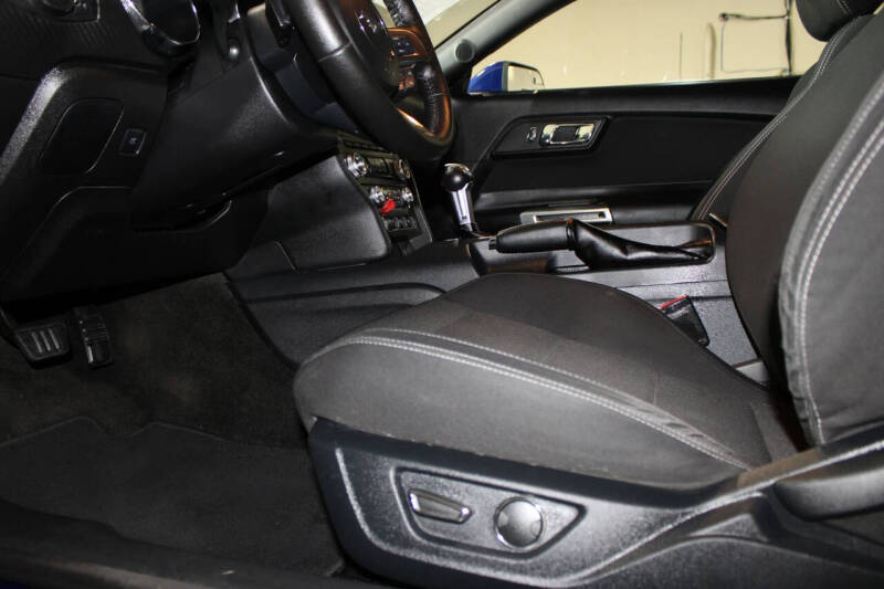 2015 Ford Mustang V6
