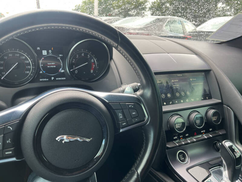 2019 Jaguar F-TYPE P300