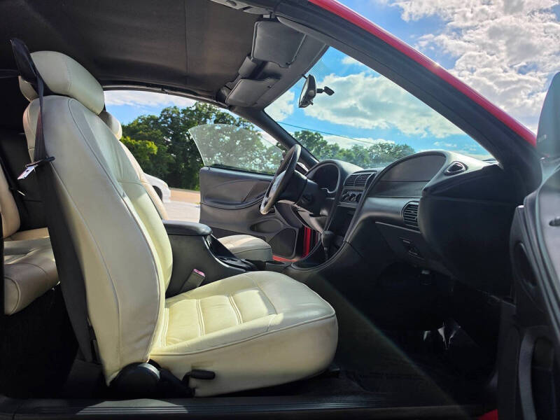 2000 Ford Mustang