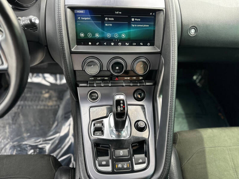 2019 Jaguar F-TYPE P300