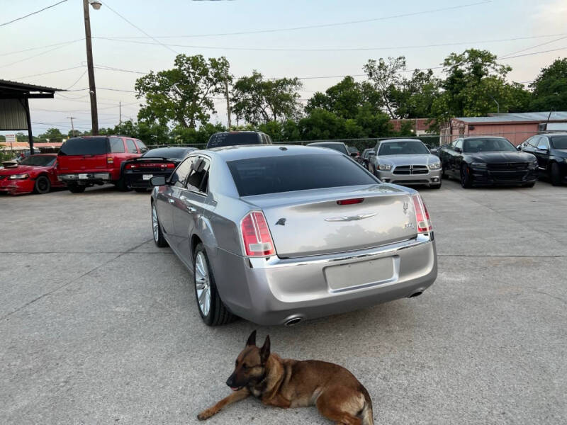 2011 Chrysler 300 C