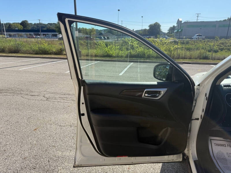 2015 Nissan Pathfinder SL