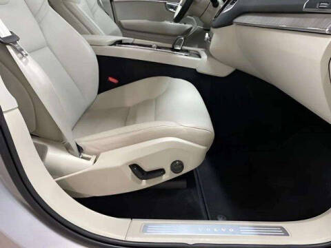 2023 Volvo XC90 B6 Core