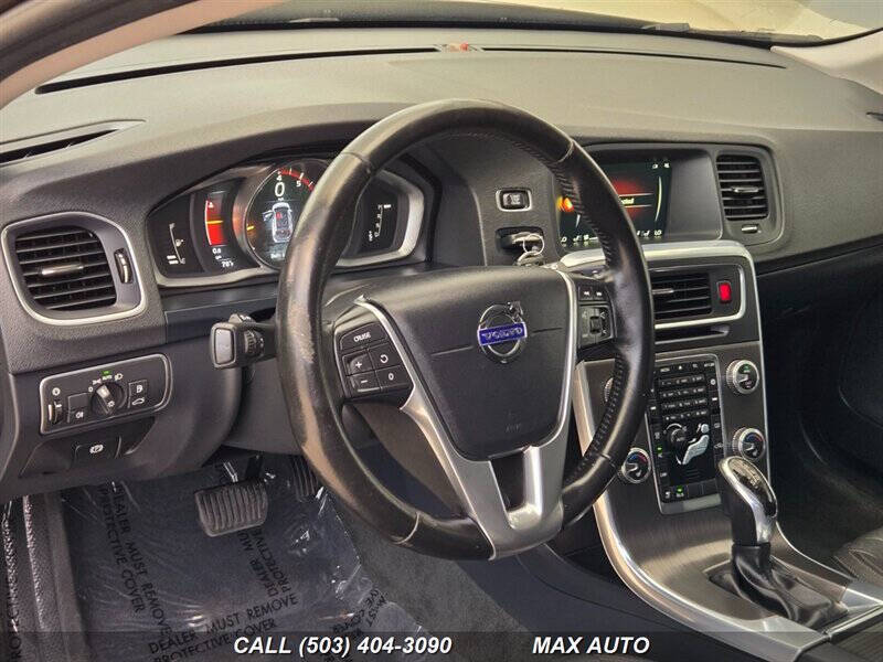 2016 Volvo V60 Cross Country T5