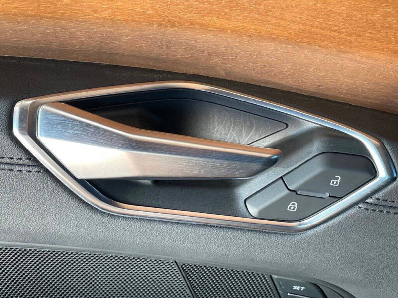 2023 Audi e-tron GT quattro Premium Plus