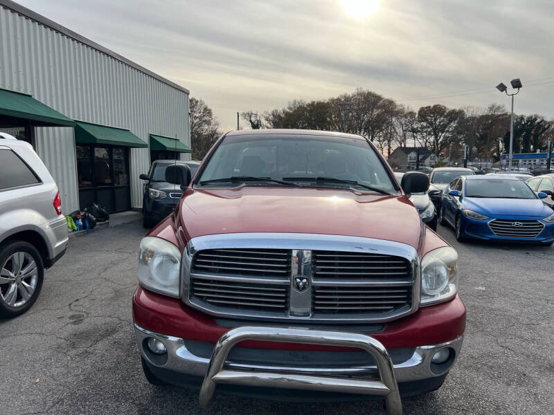 2008 Dodge Ram 1500 Pickup SLT photo 3