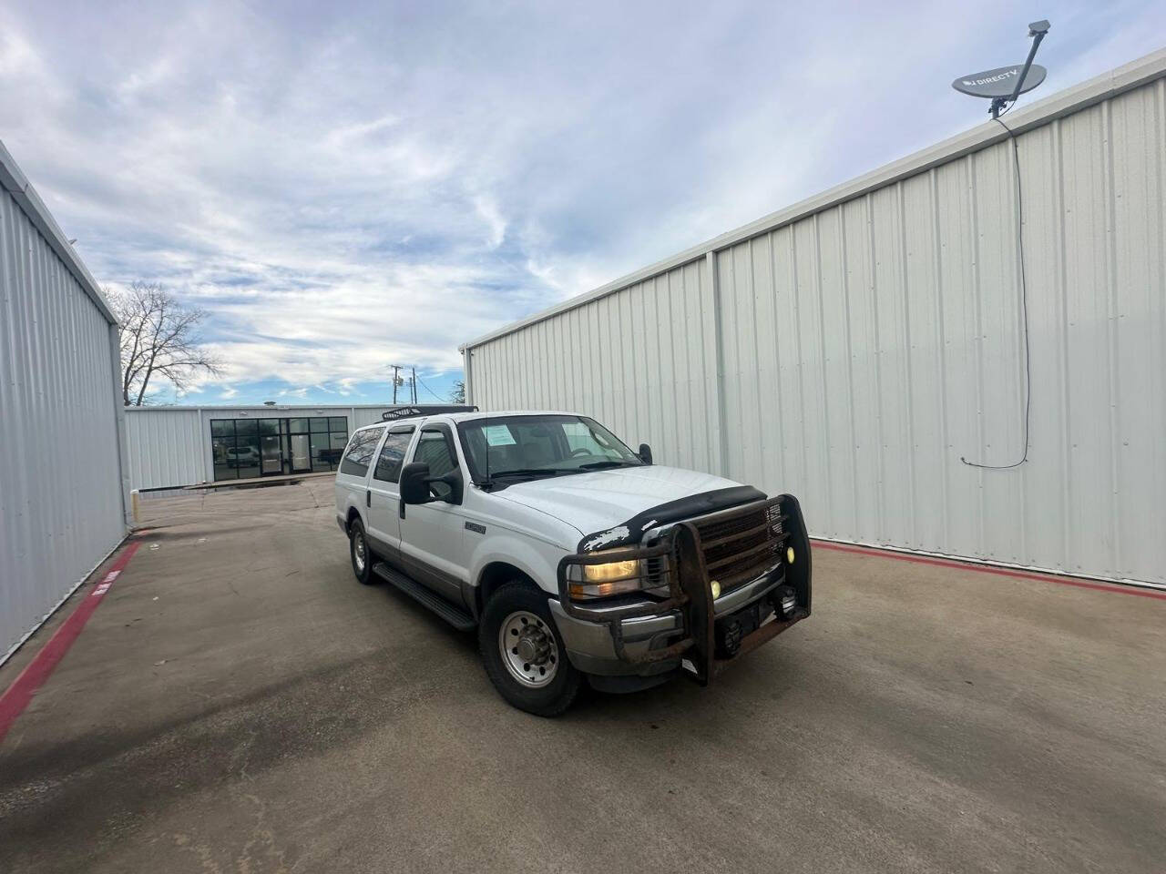 White 2003 Ford Excursion XLT XLT 4dr SUV 2