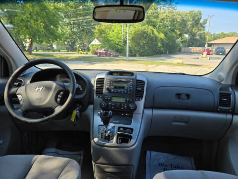 2007 Hyundai Entourage GLS