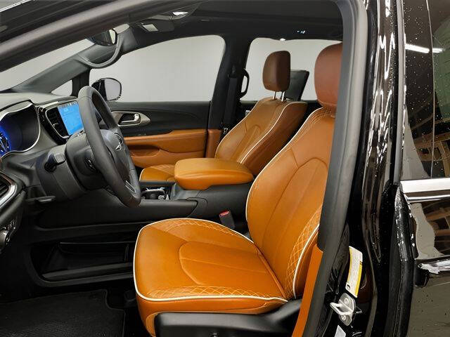 2025 Chrysler Pacifica Pinnacle