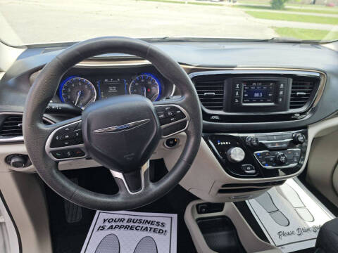 2017 Chrysler Pacifica LX