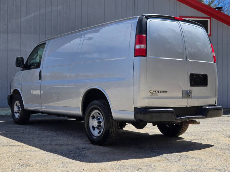 2017 Chevrolet Express 2500