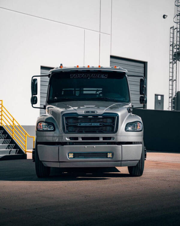 2026 Freightliner SportChassis LH5