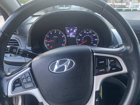 2014 Hyundai Accent SE