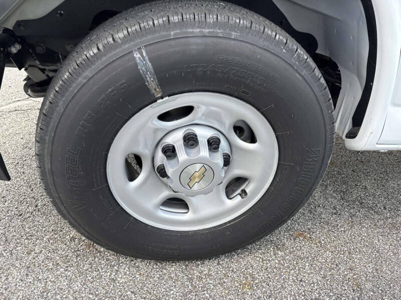 2025 Chevrolet Express 2500