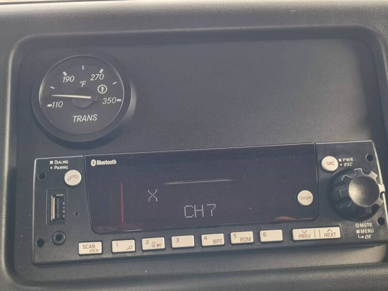 2025 Freightliner M2 106