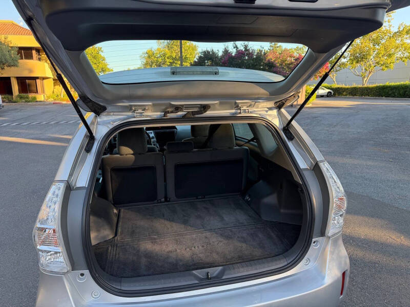 2012 Toyota Prius v Two