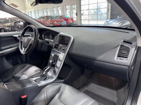 2017 Volvo XC60 T6 Dynamic