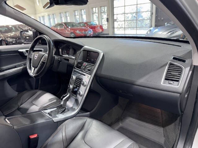 2017 Volvo XC60 T6 Dynamic