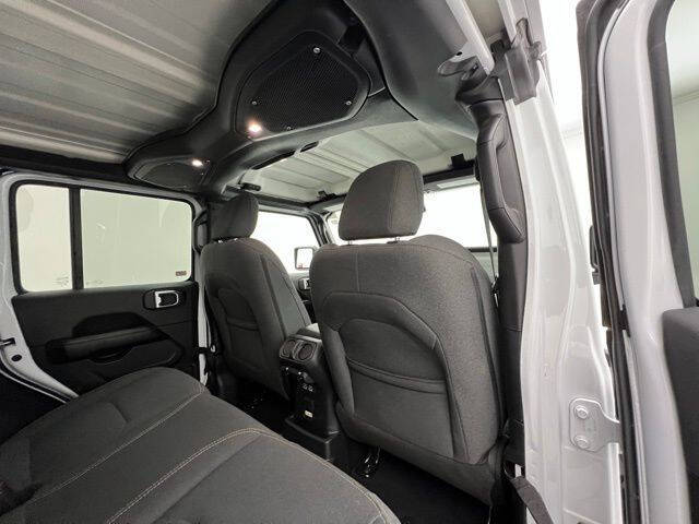 2024 Jeep Wrangler Sahara 4xe