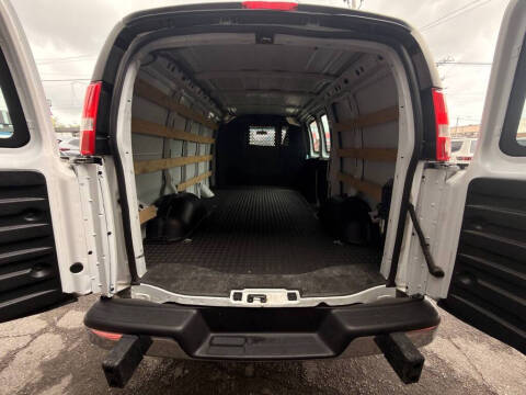 2022 Chevrolet Express 2500