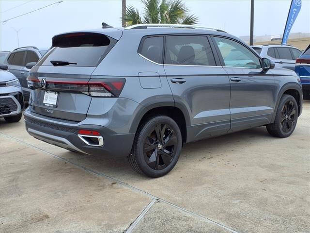 2025 Volkswagen Taos SE