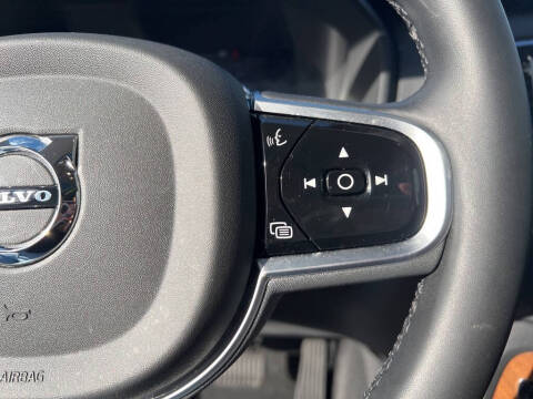 2025 Volvo XC90 B6 Plus Bright Theme 7P