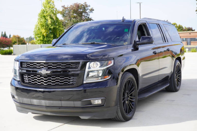 2016 Chevrolet Suburban LT's photo