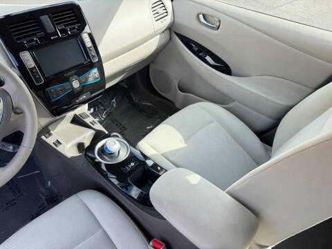 2017 Nissan LEAF SV